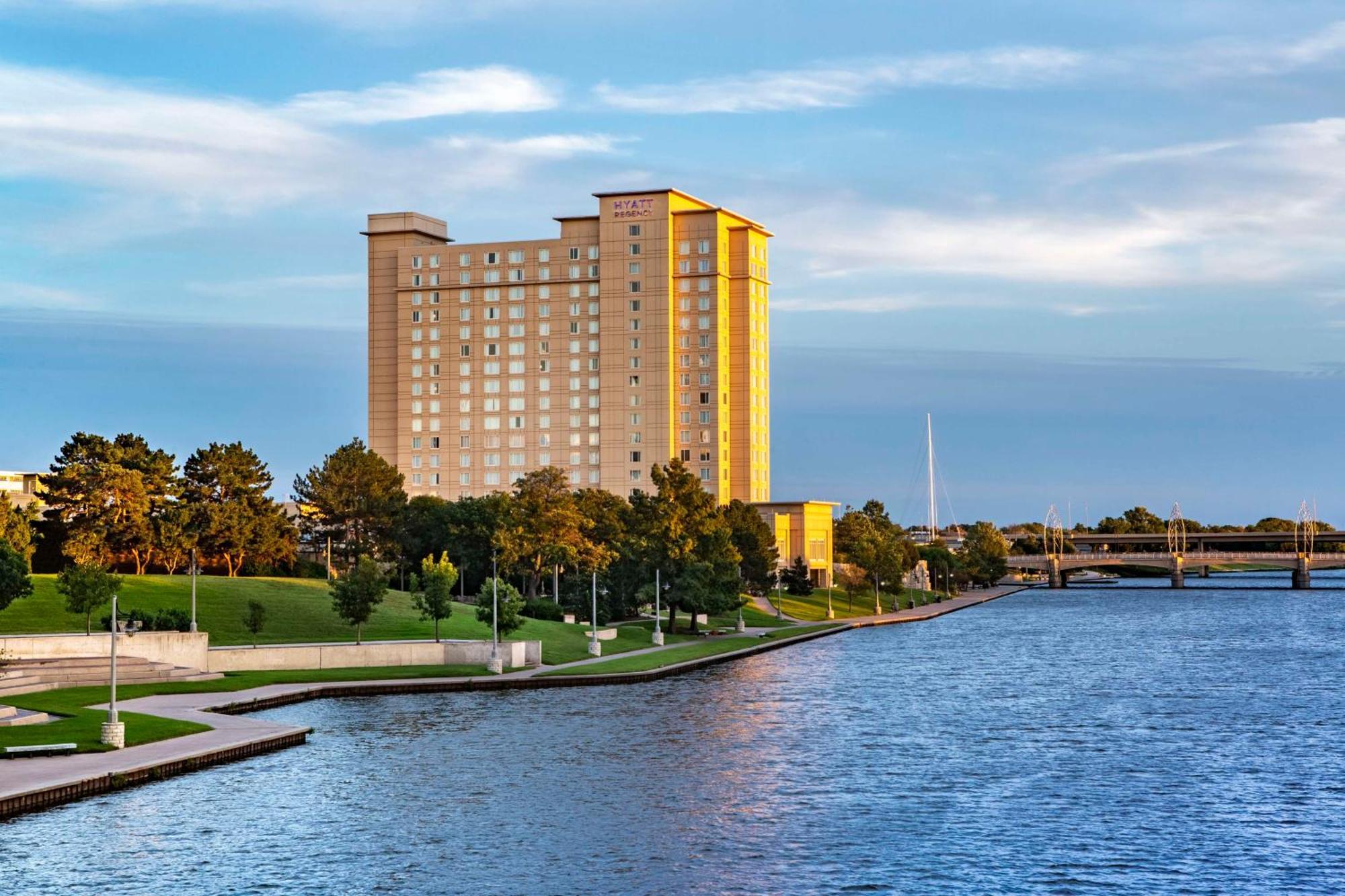 Hyatt Regency Wichita Hotel Exterior photo